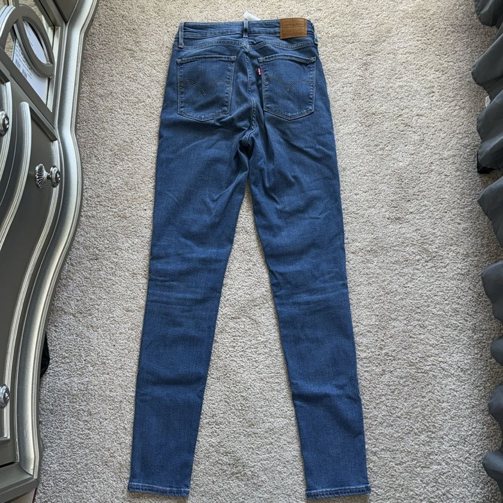 Levi’s High Rise Skinny - 27 - Picture 5 of 5